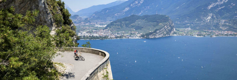 Manuel Pliem e David Schöggl vincono la Bike Transalp 2021